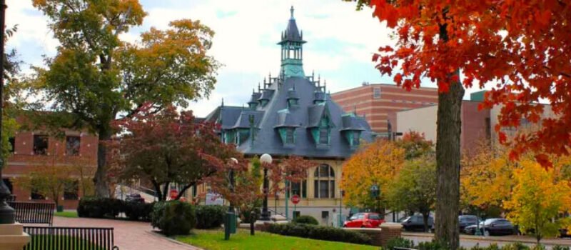 clarksville-tn-shutterstock_1087076252 Image of Strawberry Ln Clarksville TN